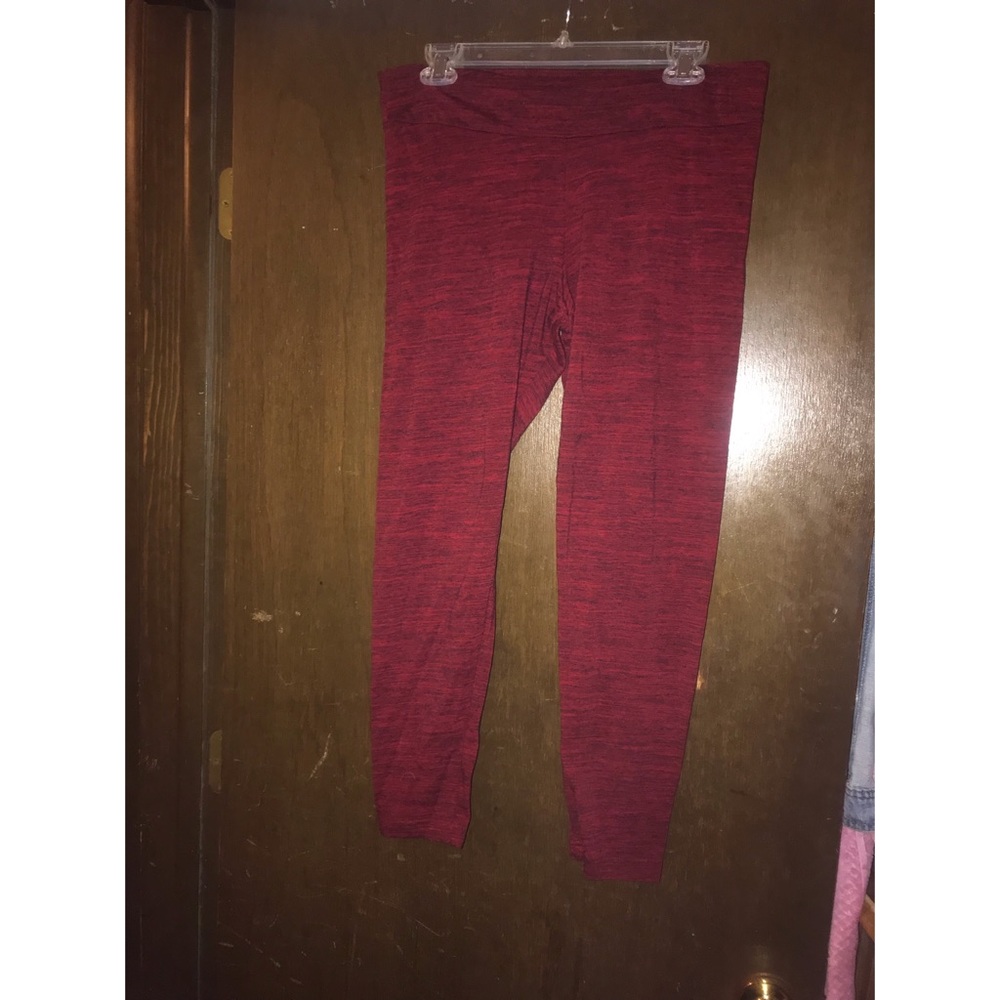 red capri leggings